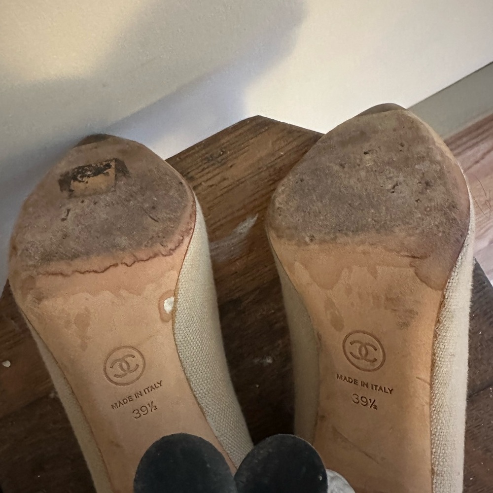 CHANEL Beige and Black Heels with knot Heel 2014 - Picture 6 of 8